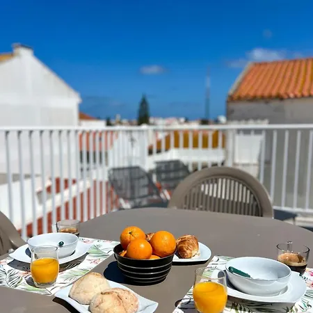 Rooftop In The Heart Of Apartamento Peniche